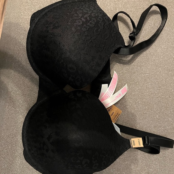 Black Vs T-shirt bra NWT - Picture 1 of 3